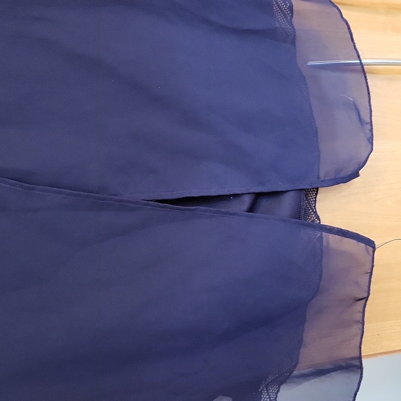 MM sheer lace ladies blouse. - Picture 7 of 10